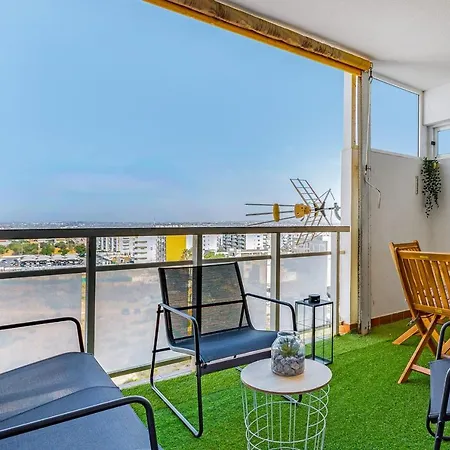1Bdr Apt W Balcony & Pool By Lovelystay Apartman *