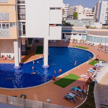 1Bdr Apt W Balcony & Pool By Lovelystay