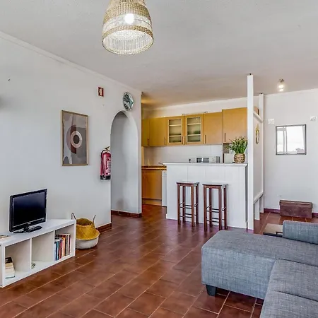 Bright 1bdr W/balcony & Pool By Lovelystay Silves